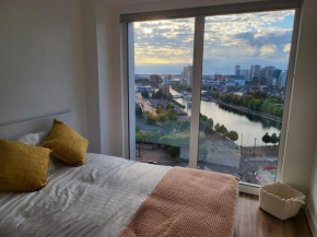 Brand new luxury 2-bed flat with stunning views